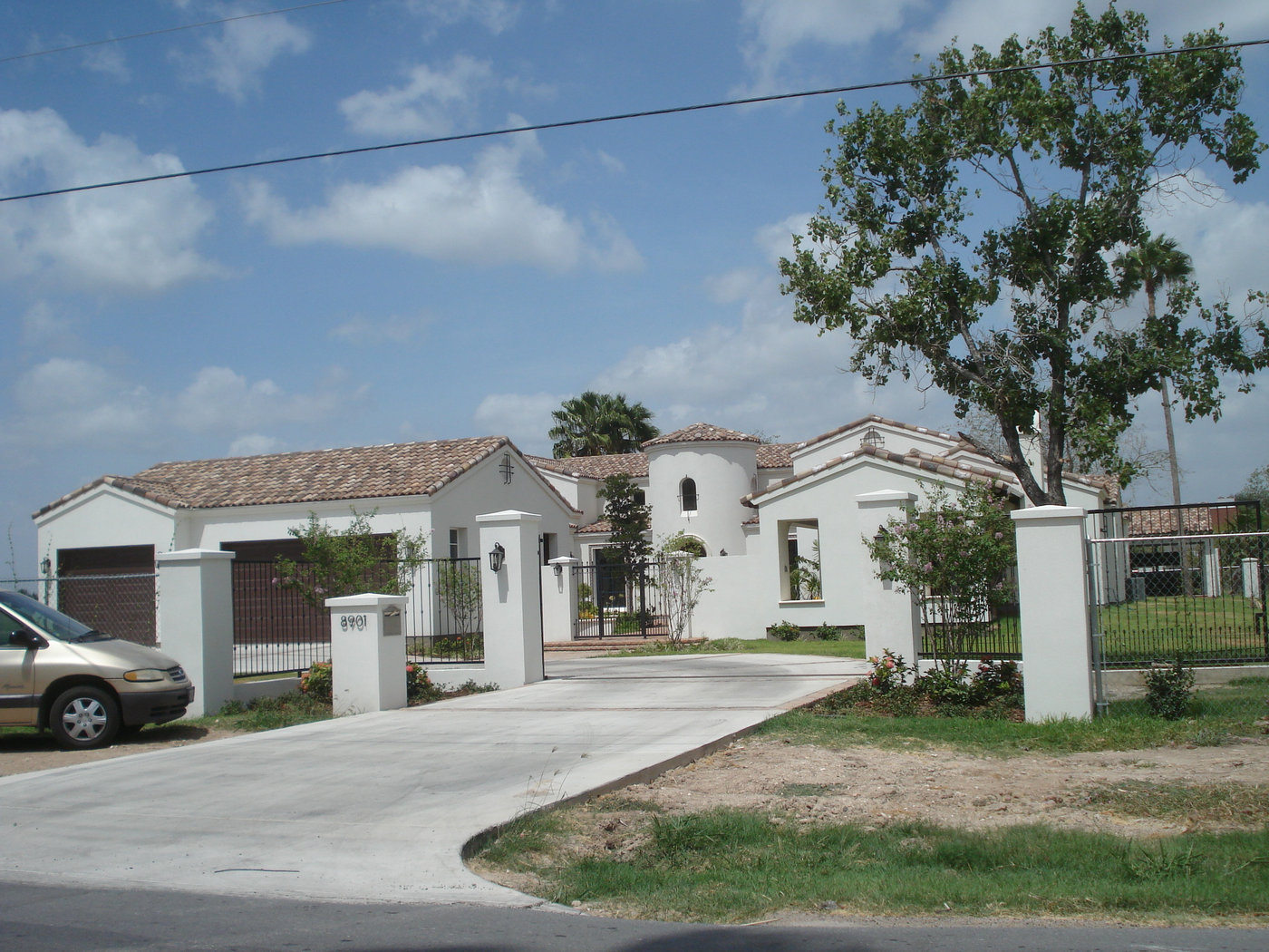 Spanish-style residence in Edinburg, Texas