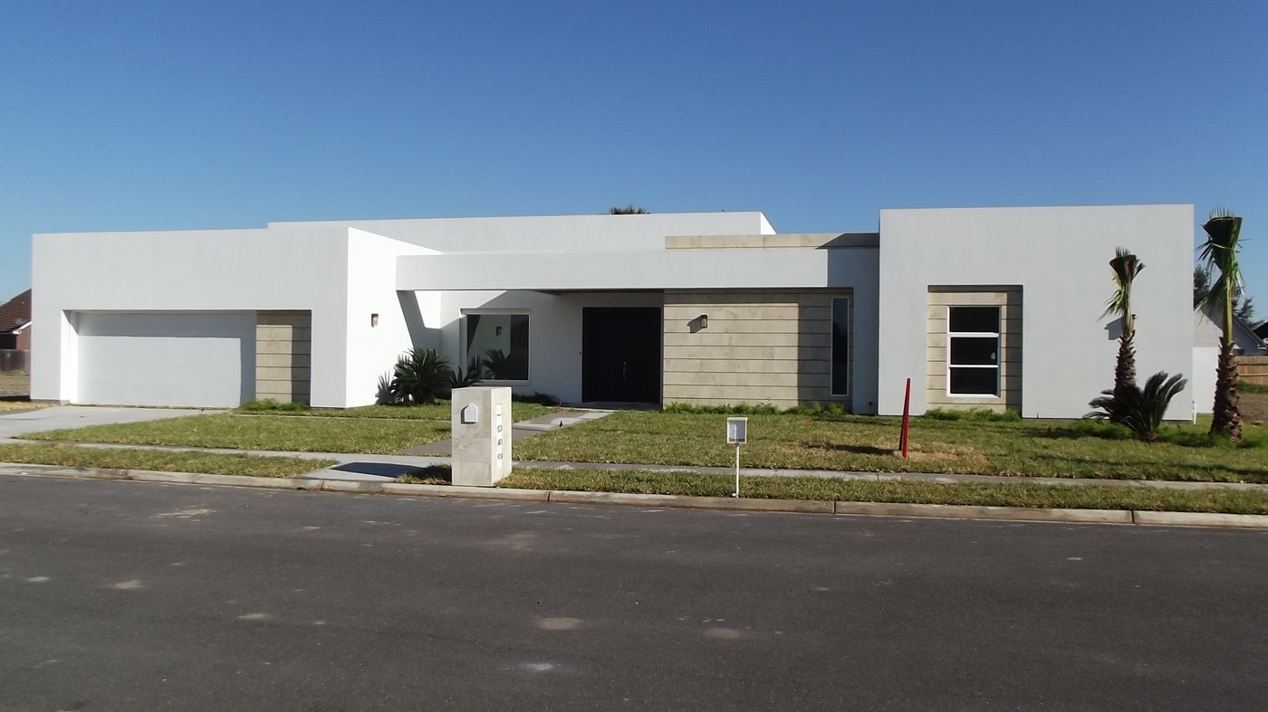 Sunset Gardens residence in Mission, Texas